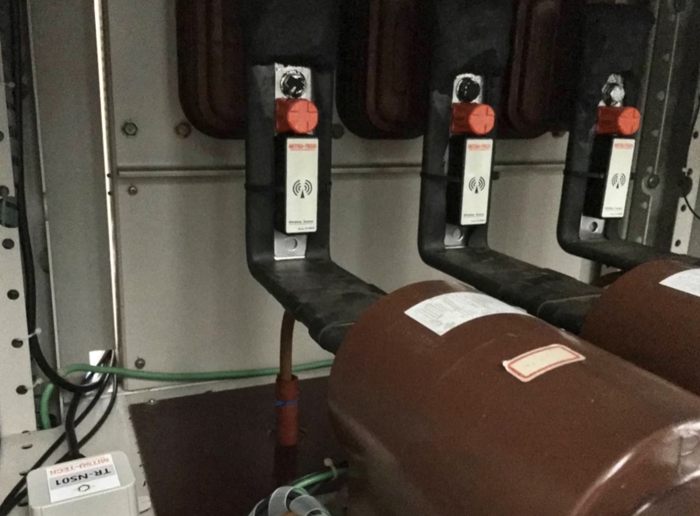 High-Voltage Busbar Wireless Thermal Sensing (MITSU-TECH integration) — field installation photo